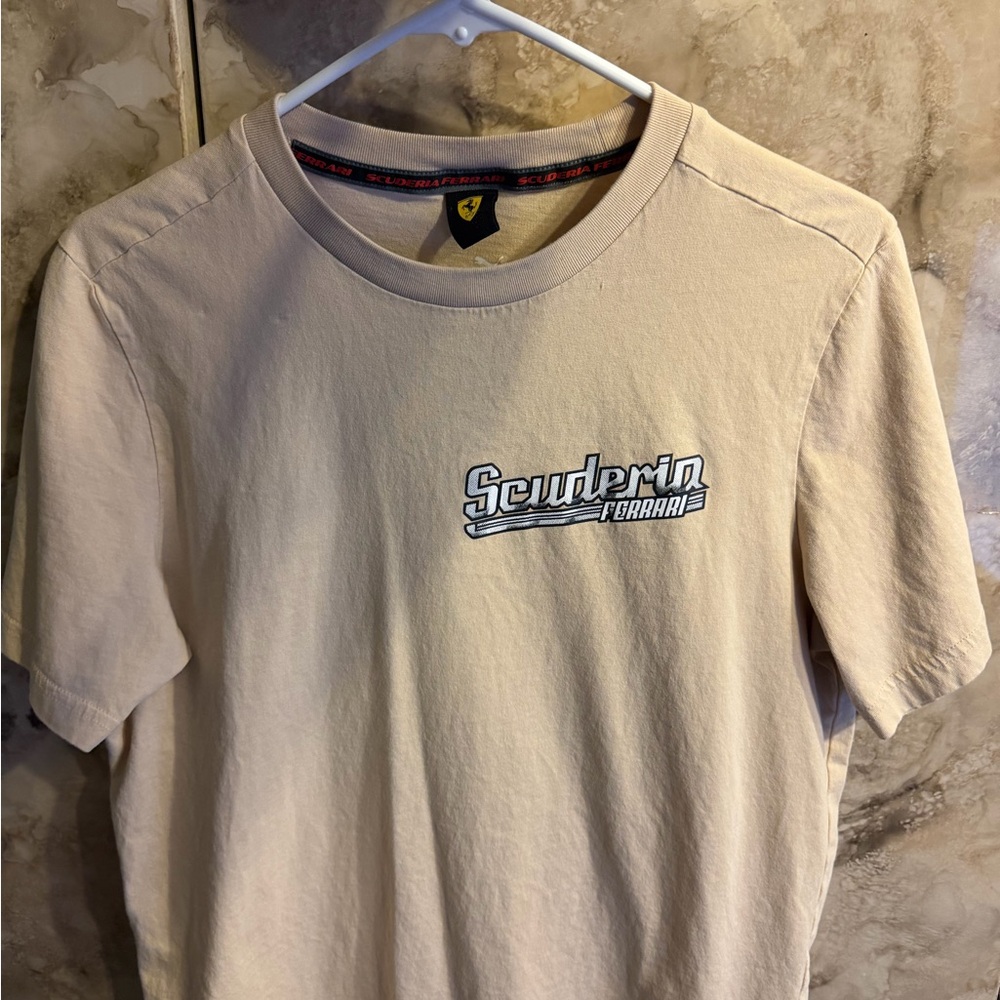 Scuderia Ferrari/Puma Men's Cream T-Shirt Medium